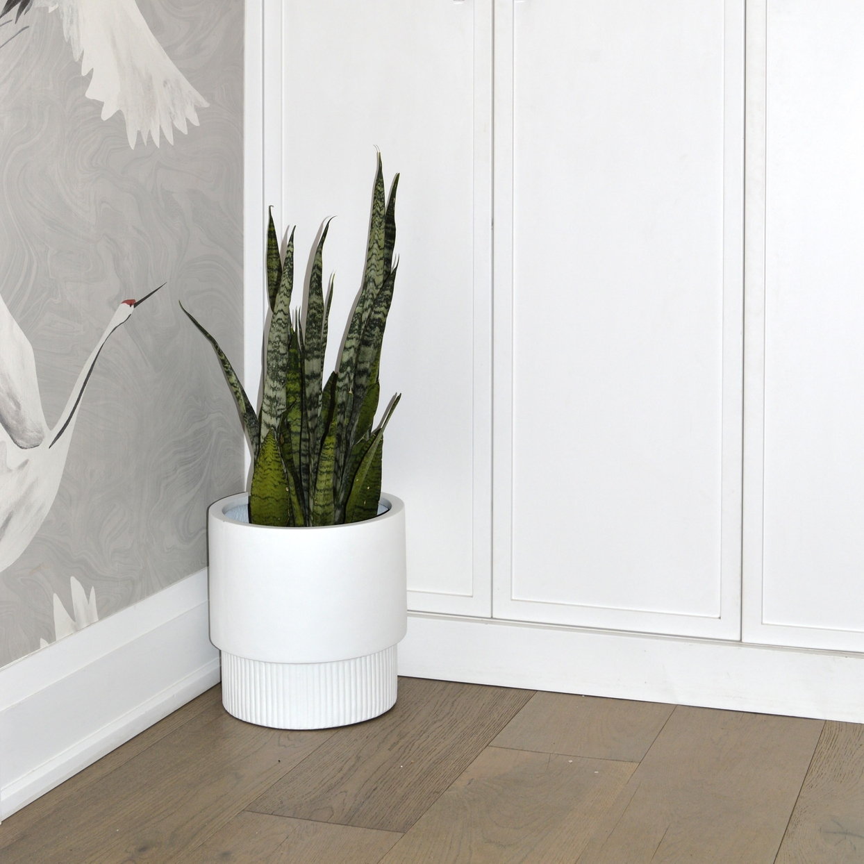 Fluted Base Pedestal Planter | Fits up to 14" Nursery Pot