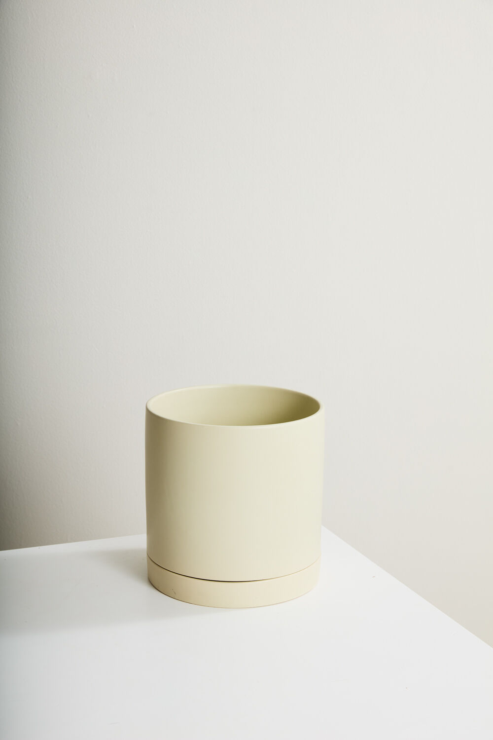 Romey Ceramic Pot with Drainage and Tray | 6 inch Diameter