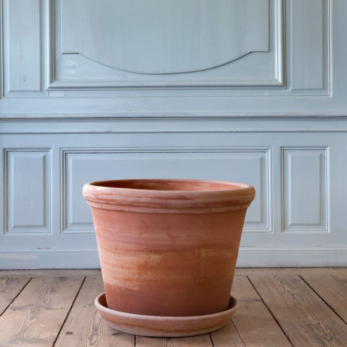 Bergs Potter Flora Pot with Drainage | 27.6 Inch Diameter — empty planter, studio photo — planter for sale by Promise Supply for delivery and pickup in Toronto.