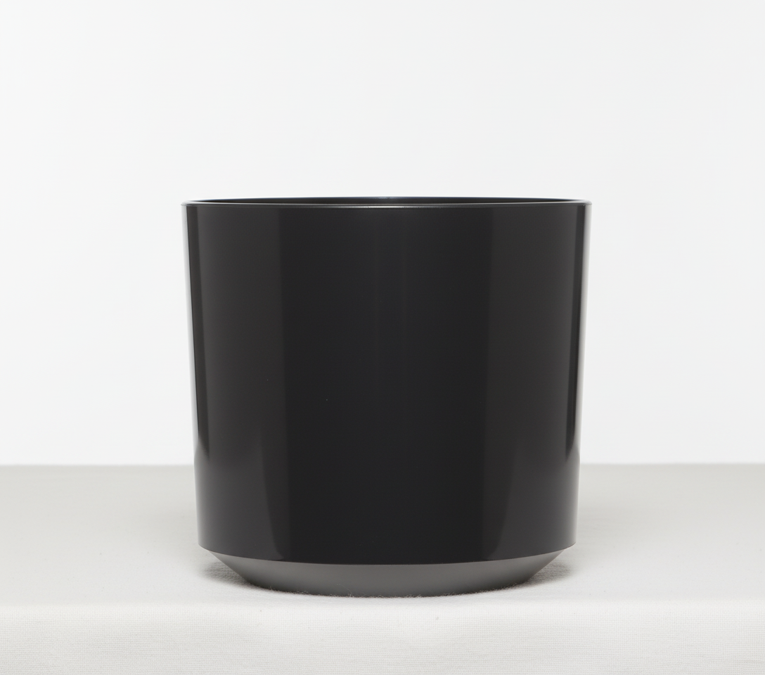 Atlas Plastic Planter in 16 inch | 14 inch Nursery Pot — empty planter, studio photo — planter for sale by Promise Supply for delivery and pickup in Toronto.