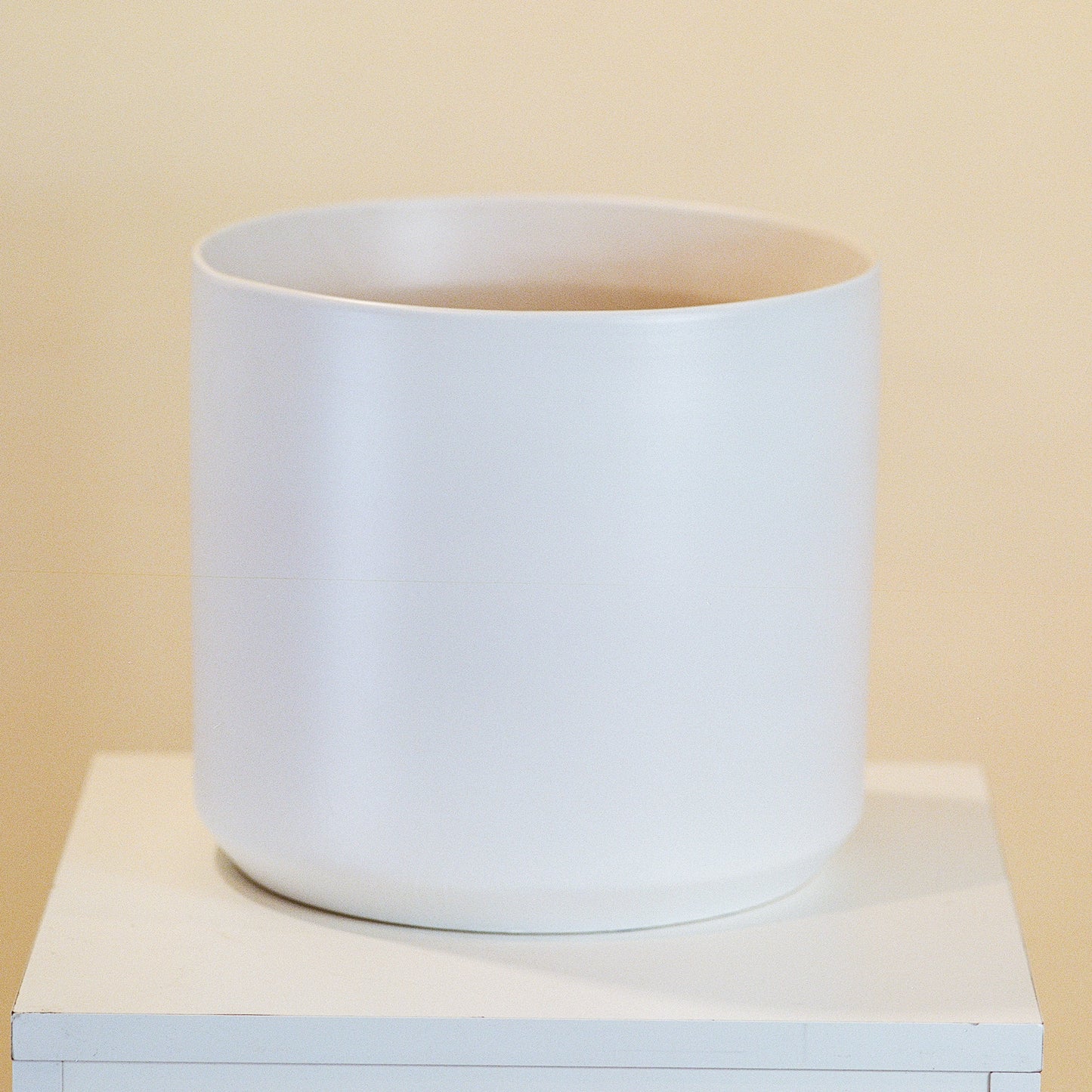 Kendall Ceramic Pot fits up to 10 Nursery Pot