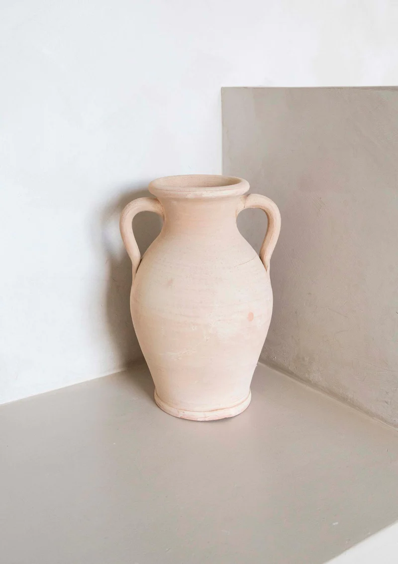 Curved Clay Vase with Drainage and Tray