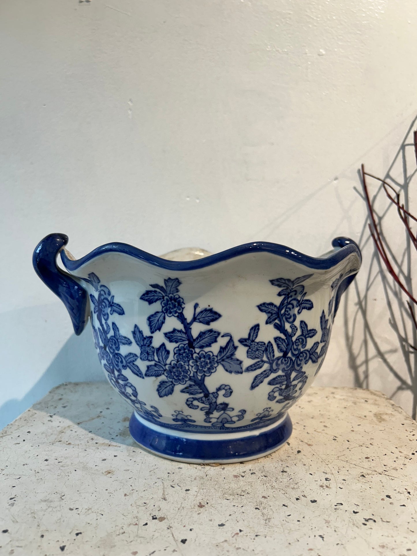 Chinoiserie Wavy Edge Planter with Drainage and Tray | 6 inch Diameter