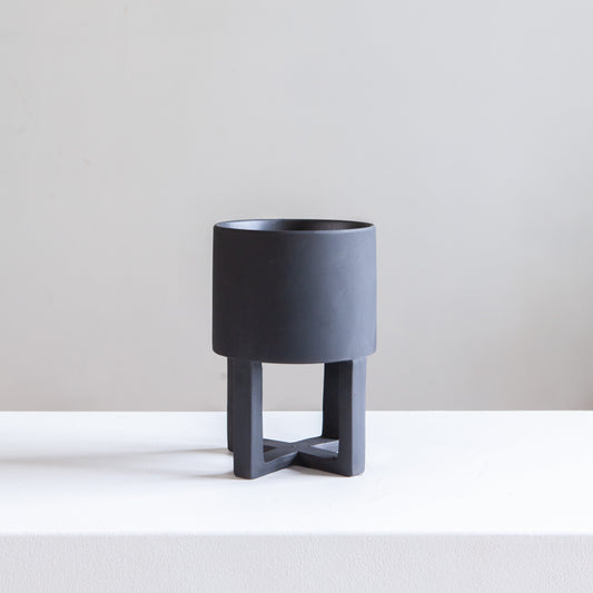 Santurce Footed Planter | 6 inch Nursery Pot — empty planter, studio photo — planter for sale by Promise Supply for delivery and pickup in Toronto.