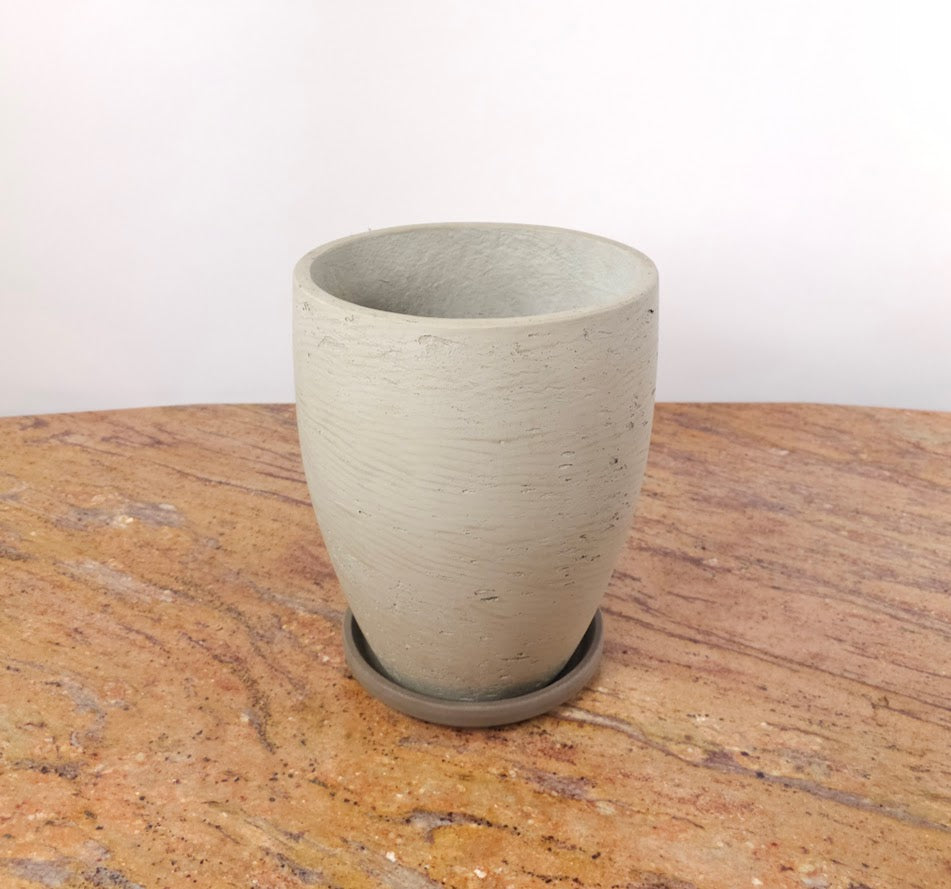 Vero Taupe Gray Planter with Drainage in 9" Diameter