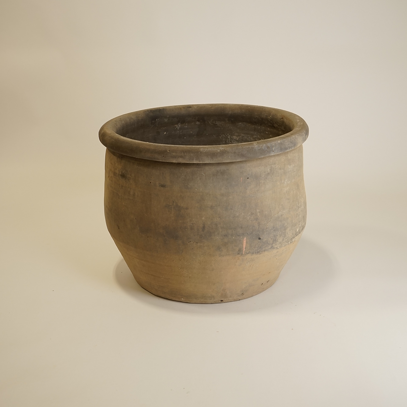 Louis VI Vintage Clay Planter | 18.5 x 22 inches