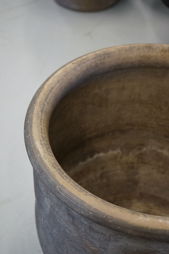 Louis VI Vintage Clay Planter | 18.5 x 22 inches