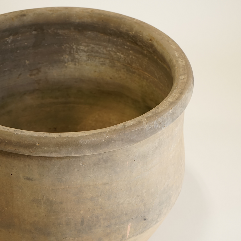 Louis VI Vintage Clay Planter | 18.5 x 22 inches