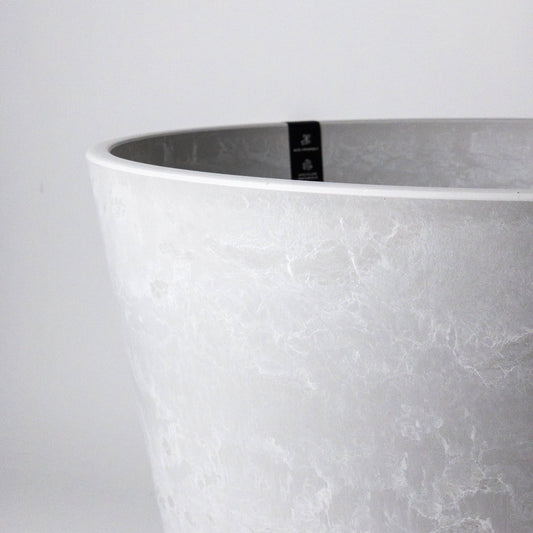 Signature Tapered Planter with Drainage and Tray in 15 inch Diameter