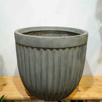 Lima Pot with Drainage 11.5 inch Inner Diameter