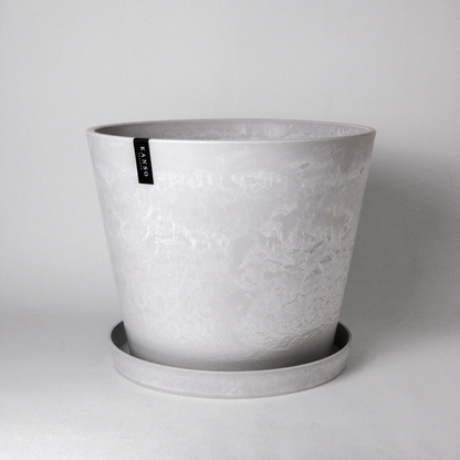 Signature Tapered Planter with Drainage and Tray in 15 inch Diameter